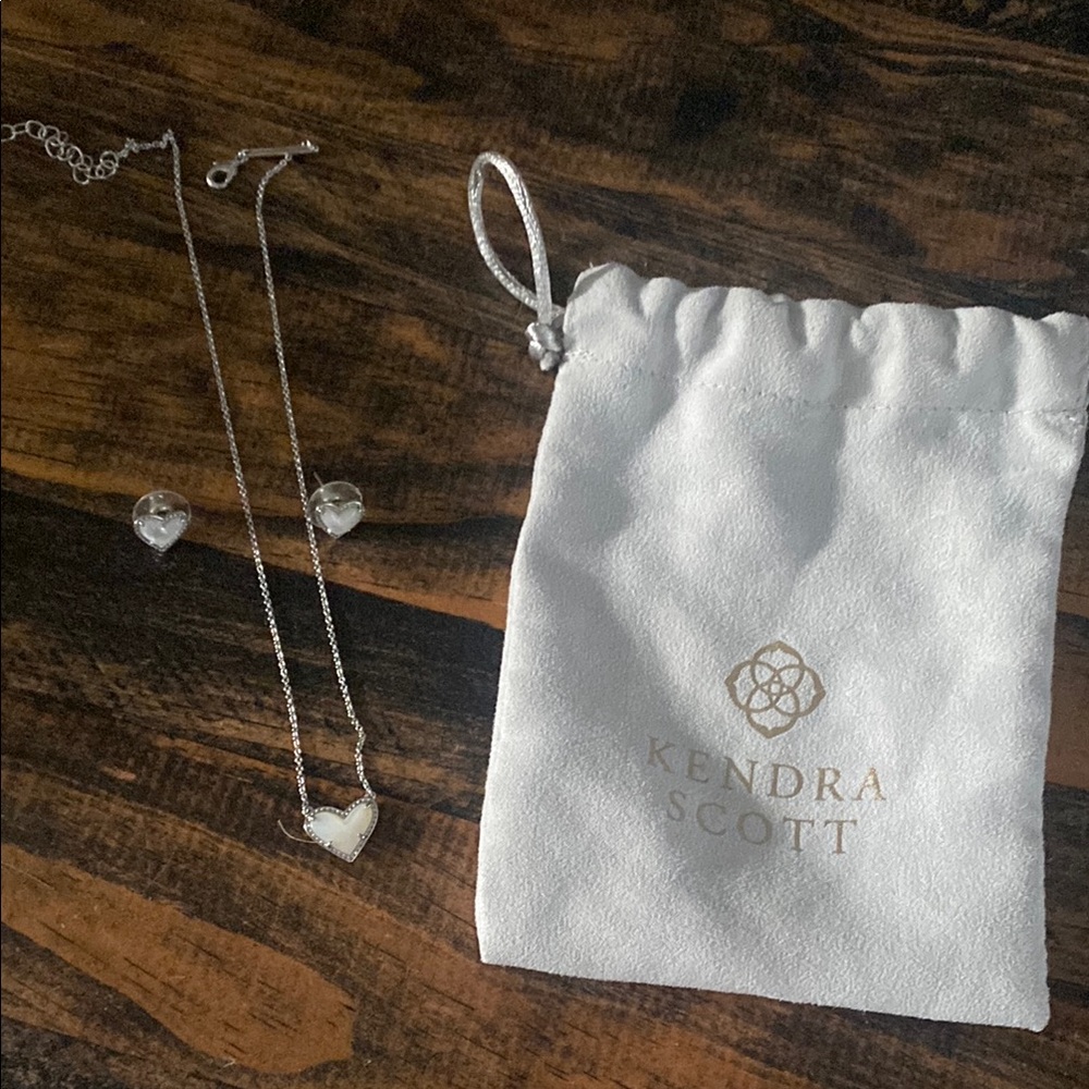 Kendra Scott Necklace in Jewelry